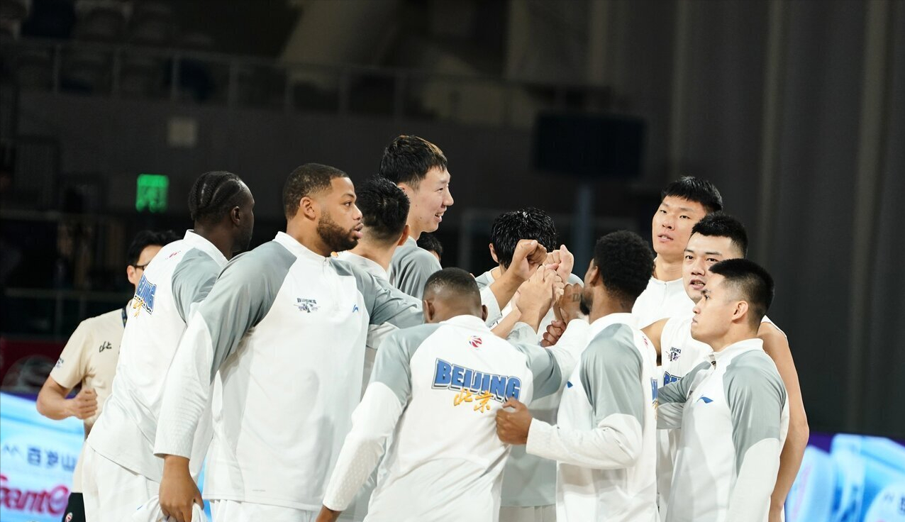 华体会-许利民怒批球员摆大牌！赛后整顿更衣室，怒批一人不是周琦而是他