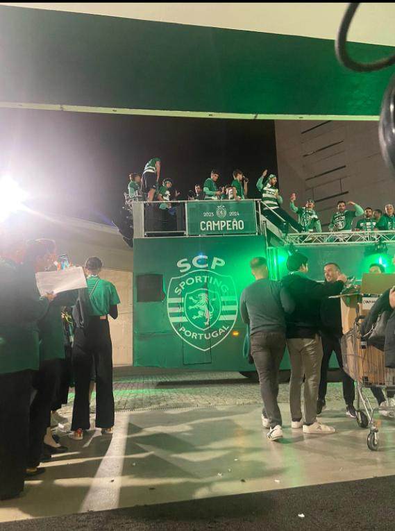 华体会官网-时隔3年里斯本竞技再夺葡超冠军 阿莫林的功劳！