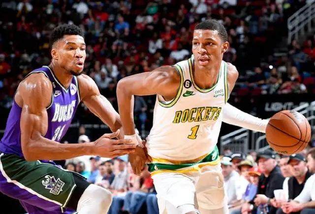 华体会官网-爆冷输球雄鹿暂缓超越绿军 未来7战将迎魔鬼赛程